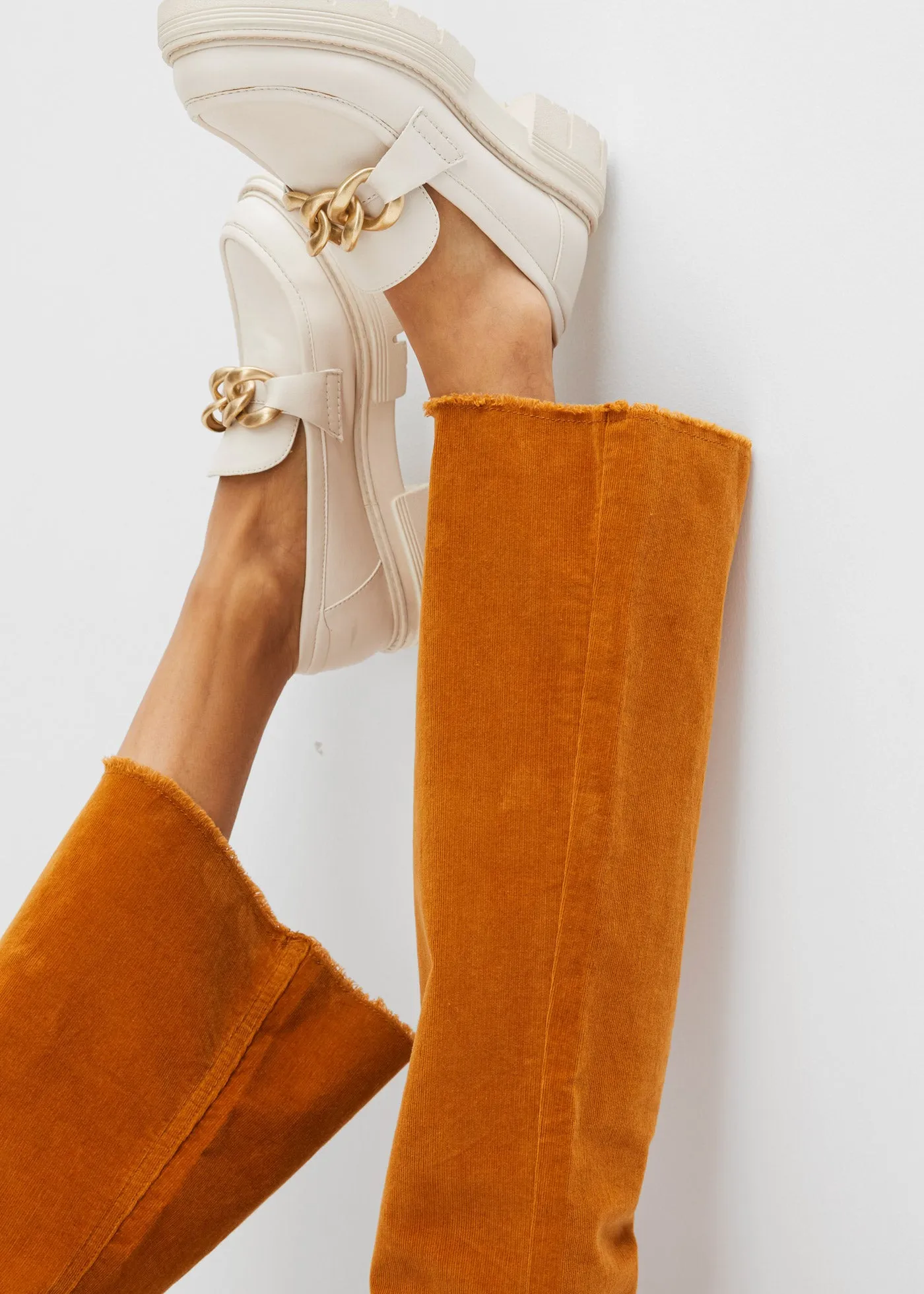 Boot-cut hla?e iz ?ameta