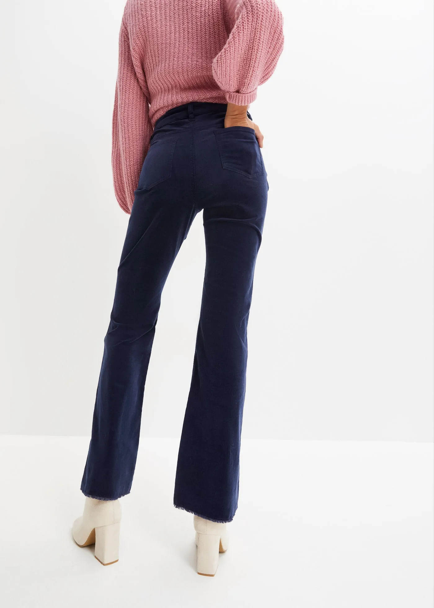 Boot-cut hla?e iz ?ameta