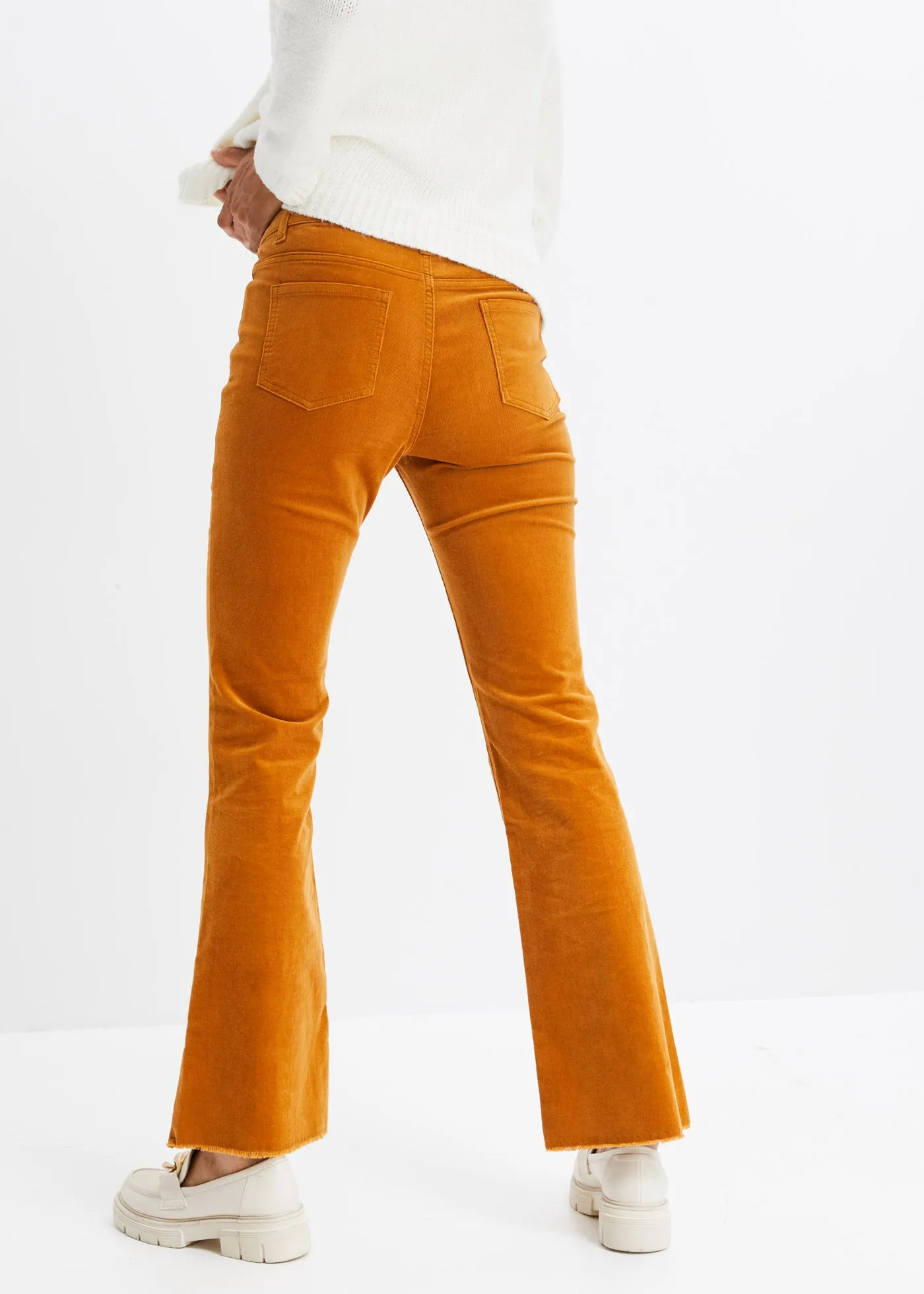 Boot-cut hla?e iz ?ameta