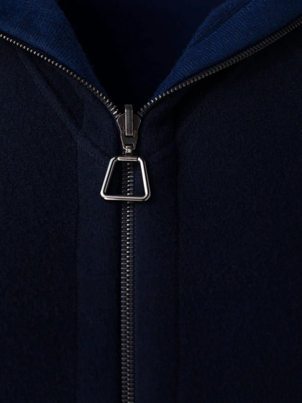 Lange Jacke mit Kapuze aus Kaschmir-Woll-Techno-Jersey mit Reissverschluss