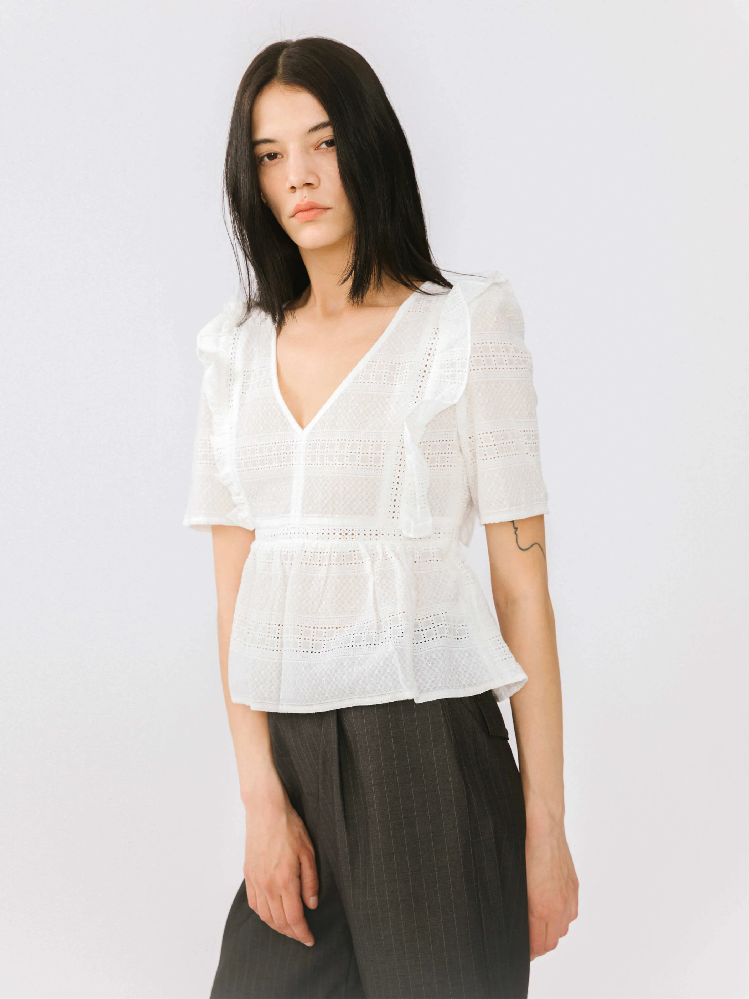 Vintage V-neck Lace T-shirt